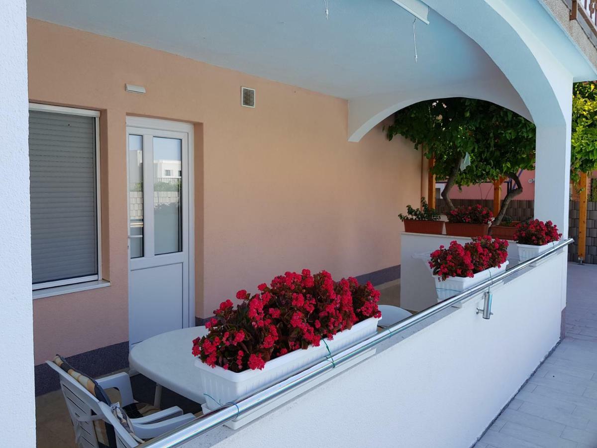 Villa Ferias Trogir Exterior photo